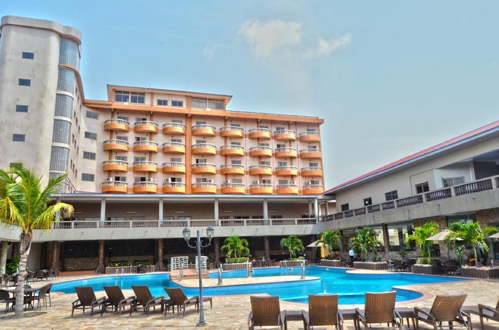 Mensvic Grand Hotel Аккра Экстерьер фото